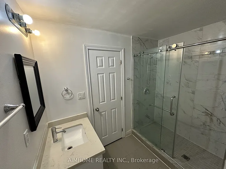 39 Lady Karen Cres #BASEMENT — Photo 7