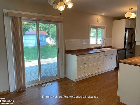 3rd image of 27 Herbert Ave
