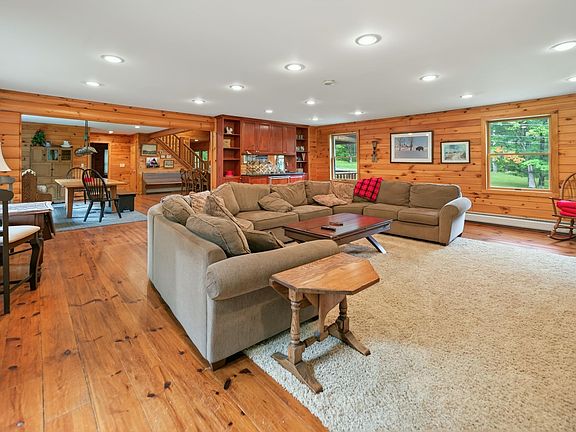 3rd image of 7 Yodeling Lane