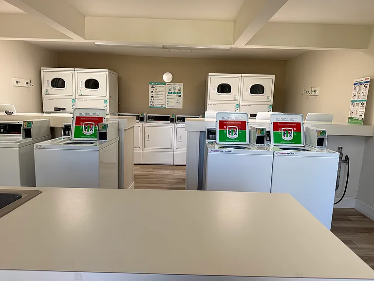 820 Woodside Ln E #6 — Photo 10
