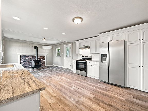 4th image of 188 Breckenridge St