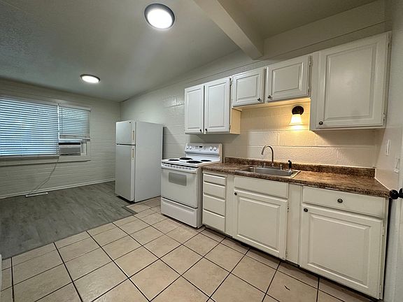 5th image of 1733 S Richards St #1723-2