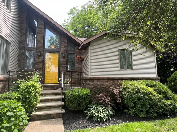 35 Windcrest Dr, Pulaski, NY 13142