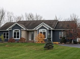 9435 Stafford Rd, Chagrin Falls, OH 44023