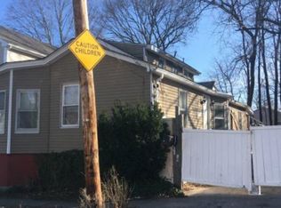 80 Pomona Ave, Providence, RI 02908