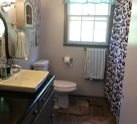 4th image of 293 Melinda Dr