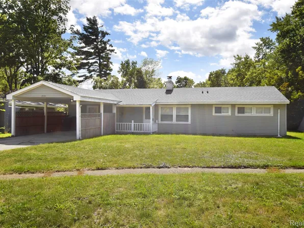 1935 Carmanbrook Pkwy, Flint, MI 48507