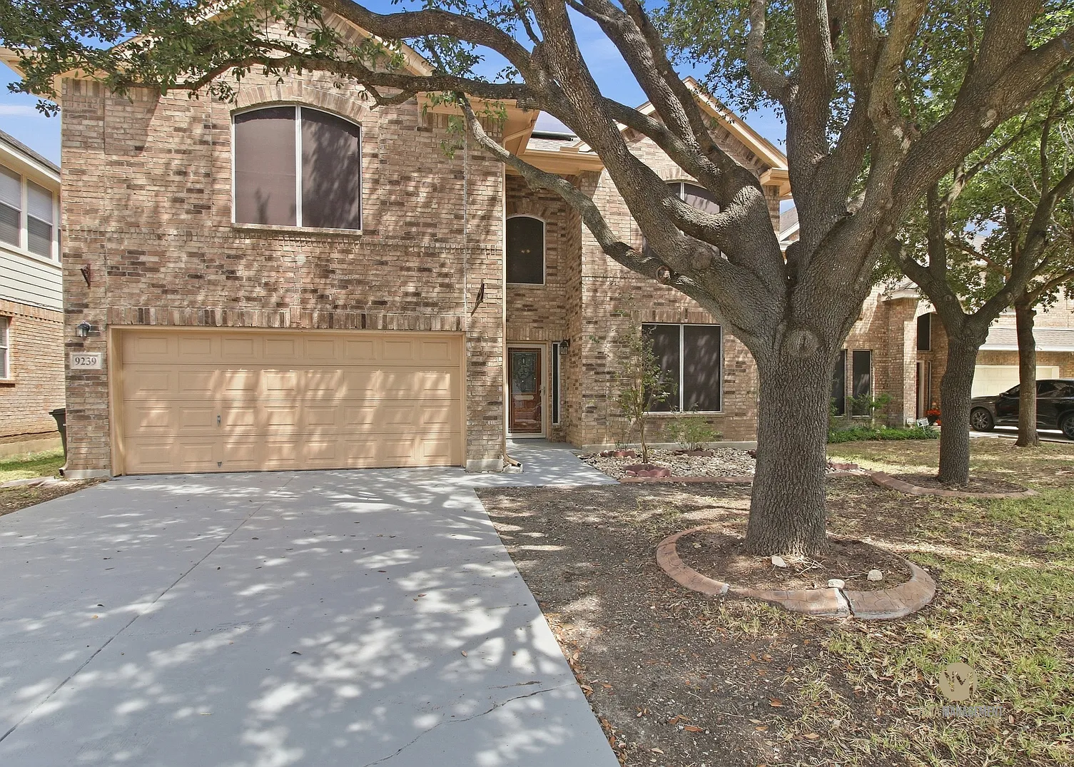 4 bed, 2.5 bath, 2862 sqft, $2,500 — Photo 1