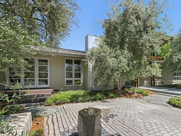 4th image of 640 Lake Wilhaggin Dr