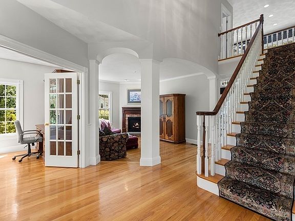 5th image of 41 Sherwood Dr