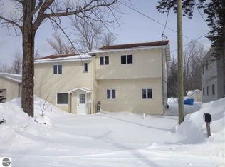 908 E Lake Mitchell Dr, Cadillac, MI 49601
