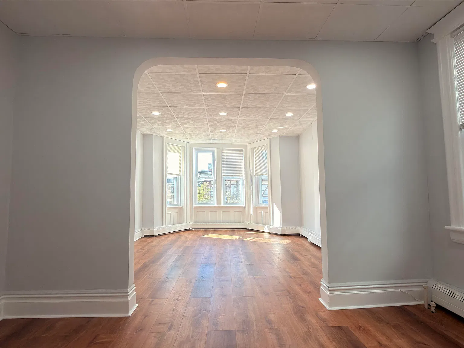 3 bed, 1.0 bath, $2,900 — Photo 2