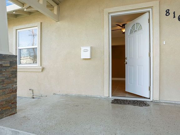 3rd image of 816 E La Follette Ave