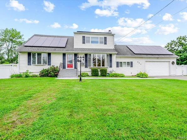 694 Pease Lane, West Islip, NY 11795