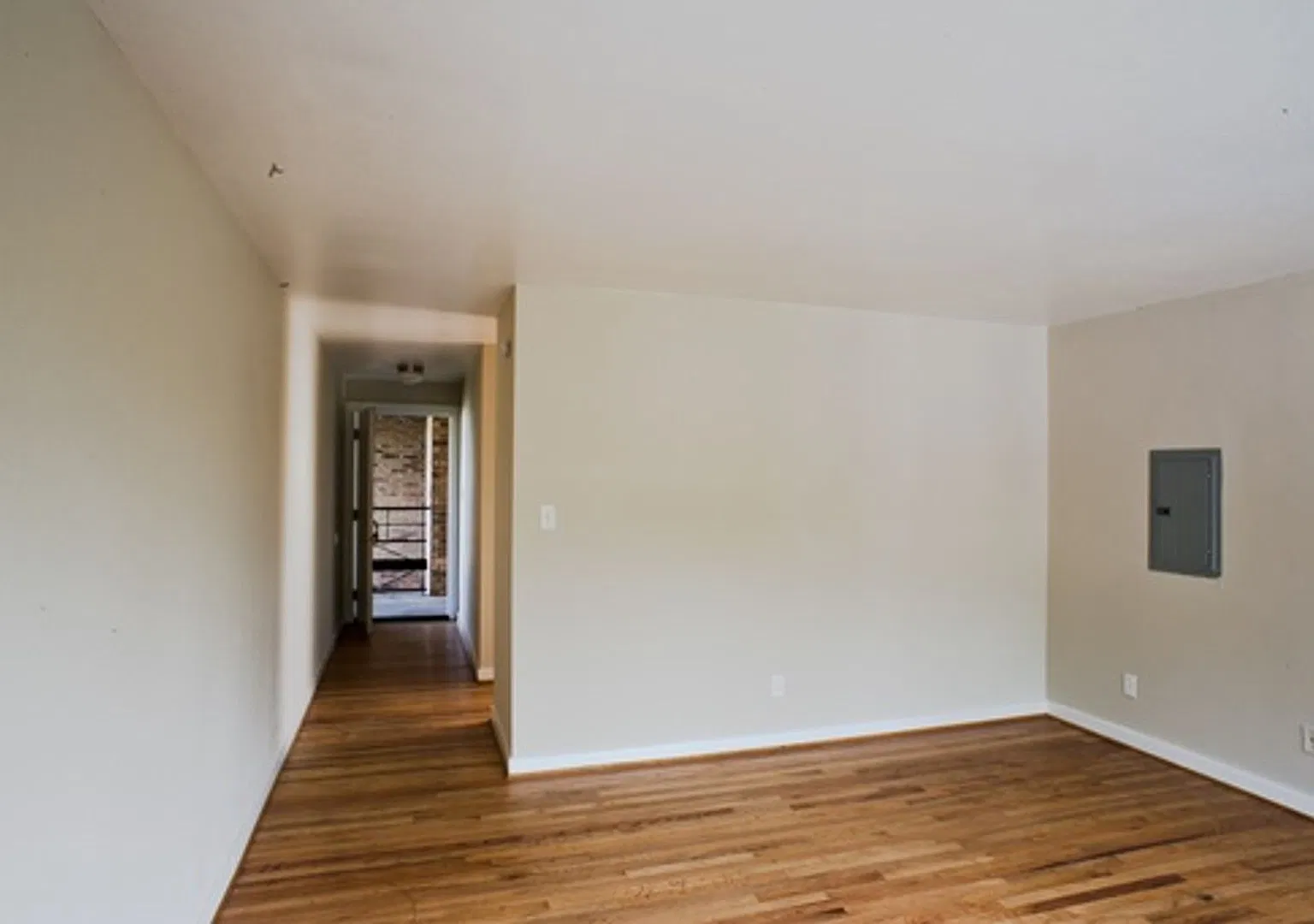 Highland Ten Apartments — Photo 2