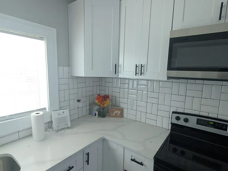860 Morningside Dr — Photo 8