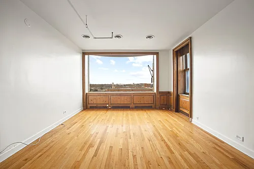 Carlson Building Photo 1