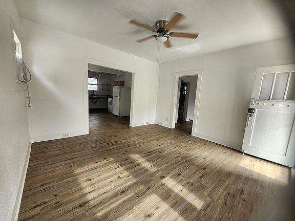 3rd image of 726 Aberdeen Pl