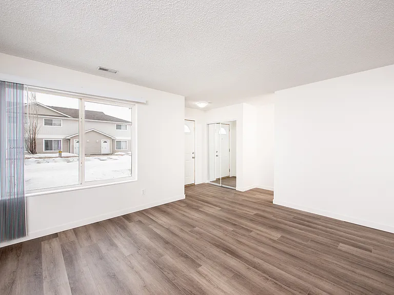 180 Bridgeport Blvd — Photo 15