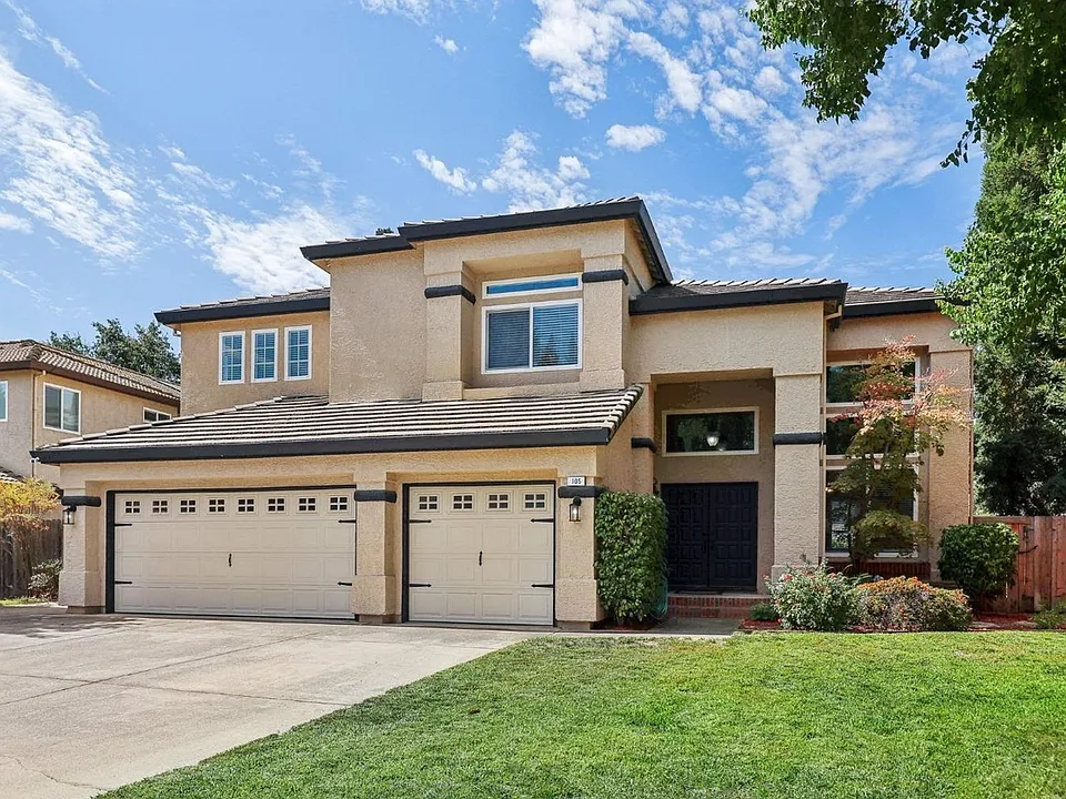 105 Dulverton Cir