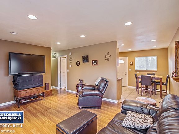 Kitchen / Living Room