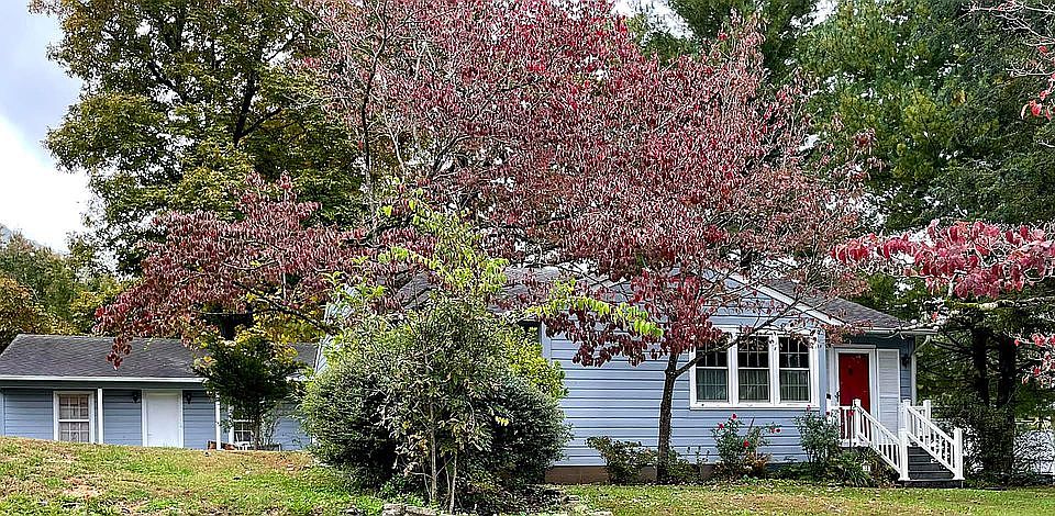 1st image of 704 Elm Ave