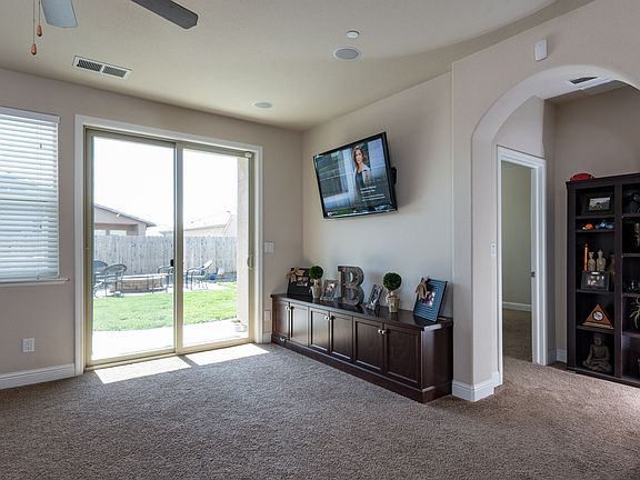 5th image of 5852 E Eugenia Ave