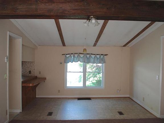 5th image of 200 Amber Cir