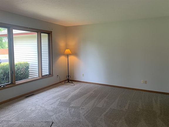 3rd image of 8425 Eddington Dr