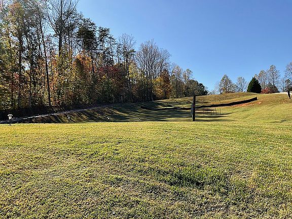 4th image of 5980 Pauline Ln