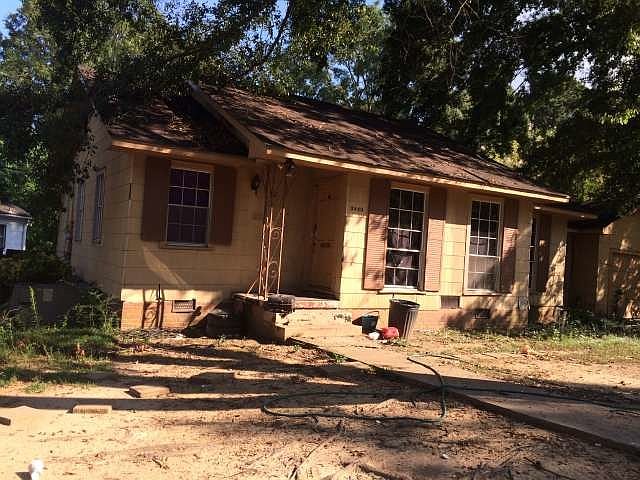 2nd image of 3840 Northview Dr