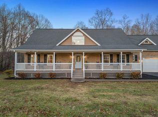 447 Woods Edge Dr, Rocky Mount, VA 24151