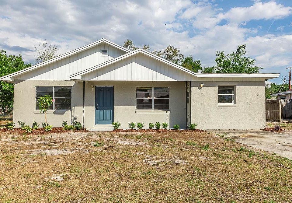 1st image of 402 Maggie Cir