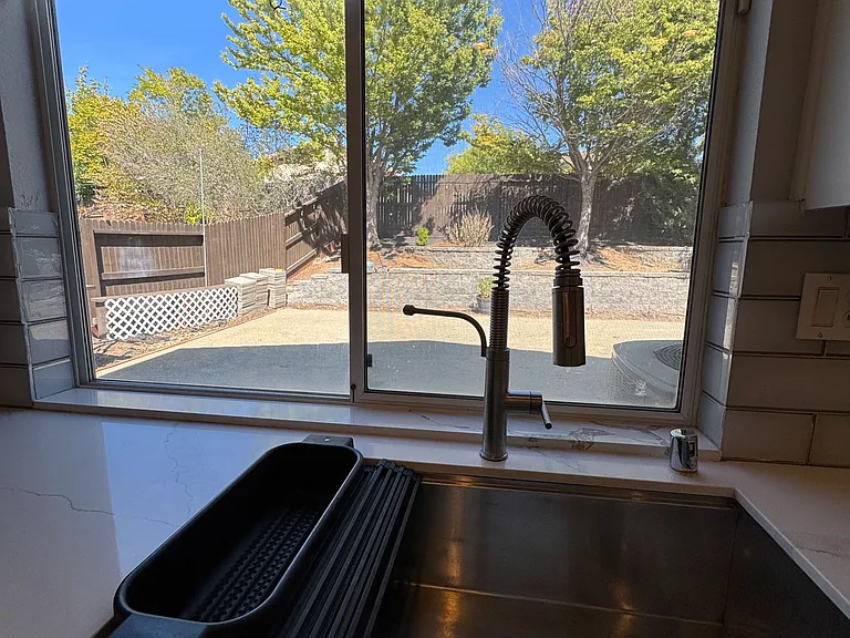 1370 Kerslake Cir — Photo 12