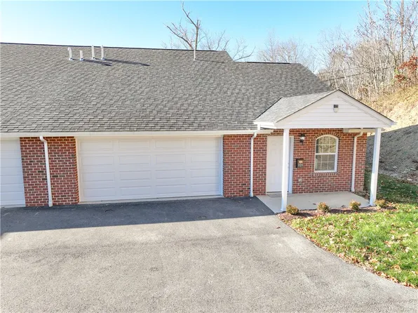 206 Adia Ln, Lower Burrell, PA 15068