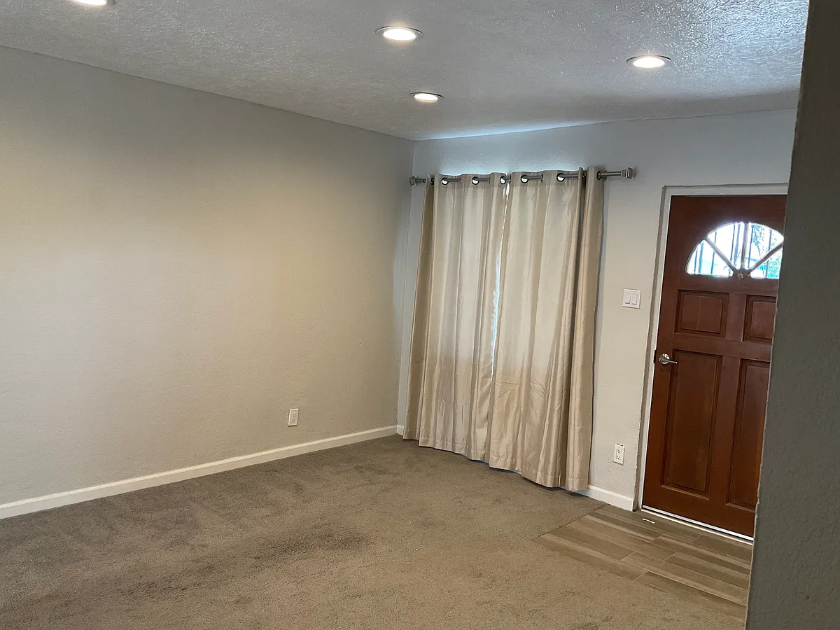 Building Photo - 347 Cortez Dr