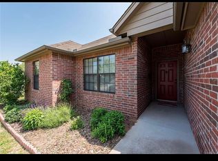 705 S Division St, Sapulpa, OK 74066