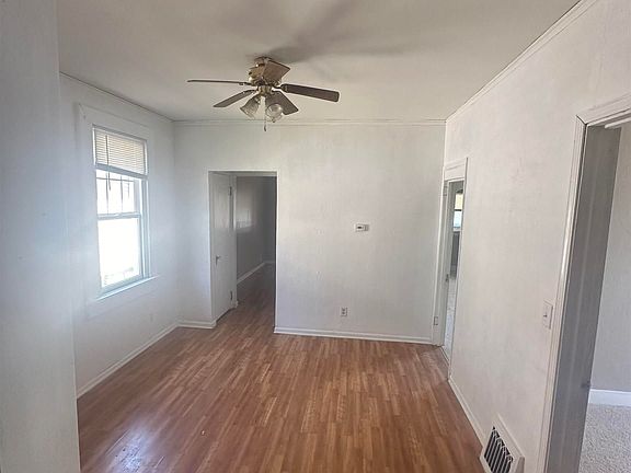 3rd image of 109 N Cedar Ave
