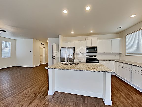 5th image of 10631 138th Street Ct E