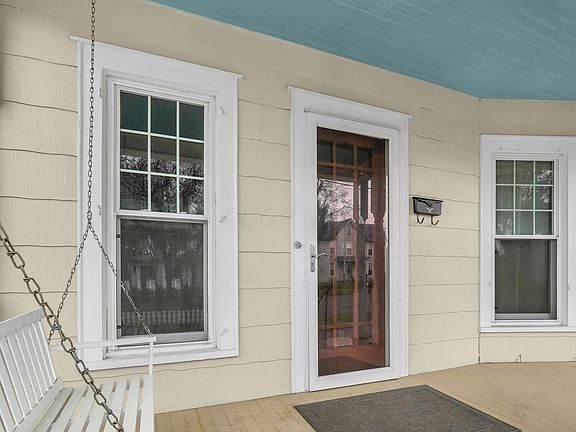 3rd image of 39 E Sandusky St