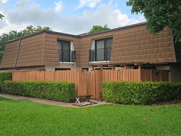 9111C SW 20th St, Davie, FL 33324