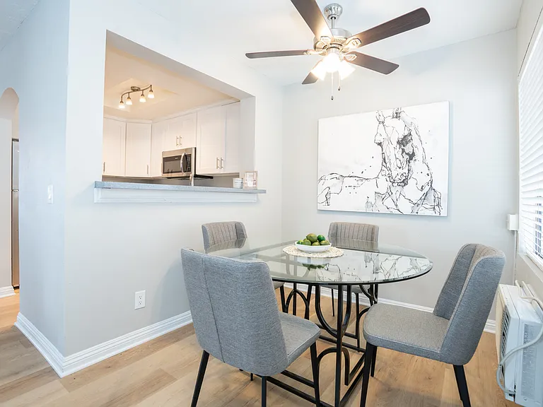 Mansfield Terrace Apartments — Photo 16