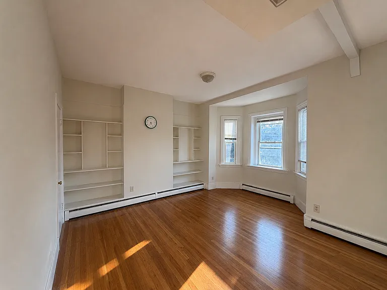 35 Florence St — Photo 7