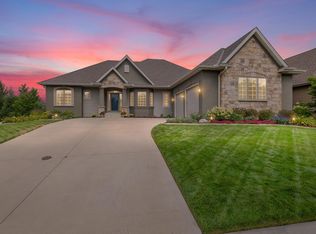 11030 Sweetwater Path, Woodbury, MN 55129