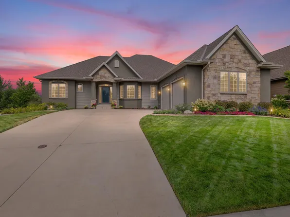 11030 Sweetwater Path, Woodbury, MN 55129