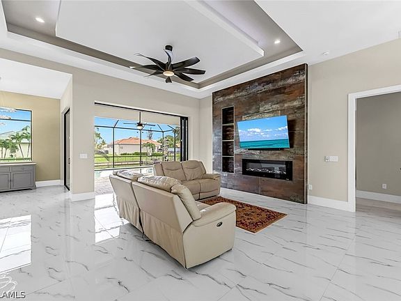 3rd image of 605 SW 43rd Ln