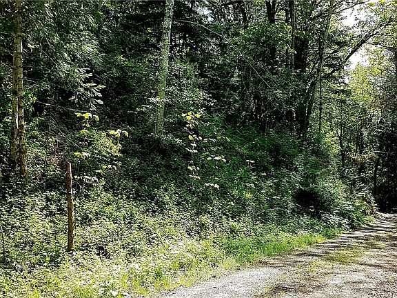 3rd image of 281 N Olympic Trails Dr