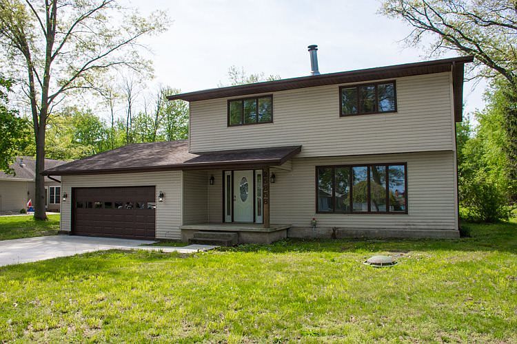 1st image of 25858 Lake Dr