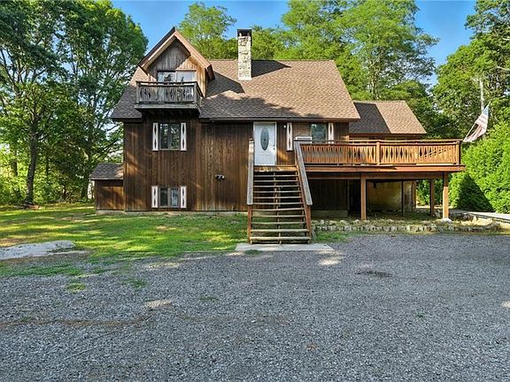 3rd image of 130 S Niantic Dr