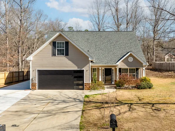 560 Windsong Lake Dr, Commerce, GA 30529